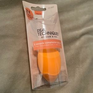 Real techniques complexion sponge